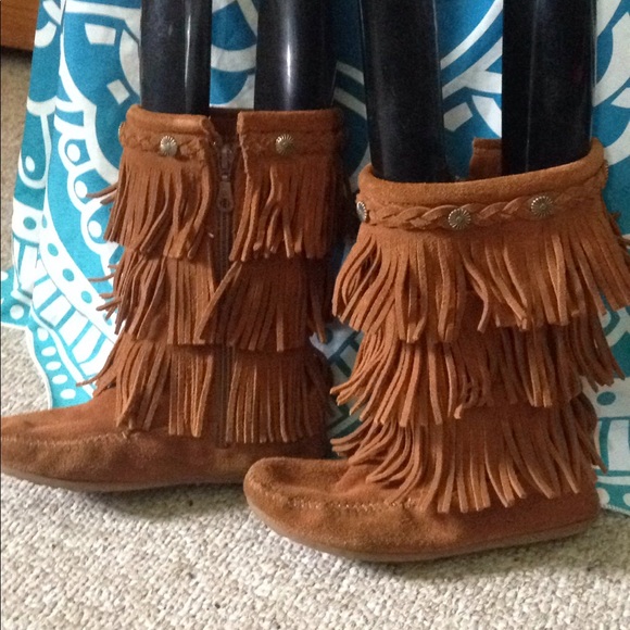 Minnetonka Other - MINNETONKA MOCCASINS BOOTS  SIZE 3 KIDS rust brown